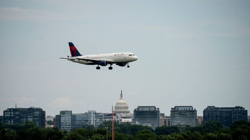 Army Black Hawk helicopter forces 2 jetliners to abort landings at DCA