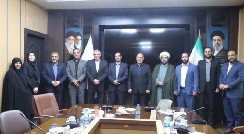 کانال بزرگ اسلامشهر: 🔻دیدار شهردار و اعضای شورای اسلامی شهر با فرماندار اسلامشهر 🔹همزمان با هفته گرامیداشت دولت، رییس و جمعی از اعضای شورای ا