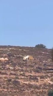 مستوطنون يقيمون خيمة استيطانية جديدة في المغير
