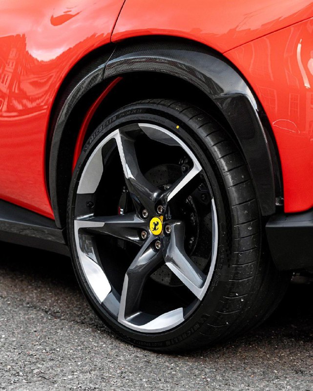 Ferrari Purosangue 8