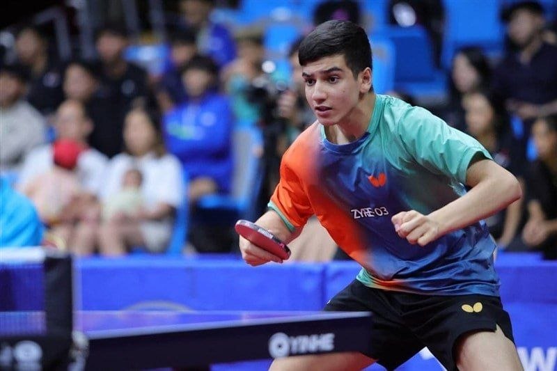 فرتاک ورزشی: ✅ عنوان سومی بنیامین فرجی در تنیس روی میز اسمش سوئد 🏓 بنیامین فرجی ملی‌پوش جوان تنیس روی میز ایران، امشب در مرحله نیمه‌ن
