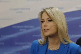 Татьяна Москалькова покидает пост уполномоченного по правам человека в России. Госдума на заседании рассматривает три кандидатуры на эту должность, трансляция ведется на сайте ведомства.  На пост нового омбудсмена предложены Артем Прокофьев из КПРФ, Иван С
