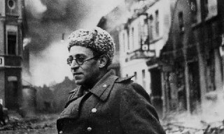 📕 Зачем семья Гроссмана в войну искала деньги на лотерею? Увидели свет архивы писателя: среди почти 700 писем есть десятки ранее неизвестных. Почерк писателя разбирали пять лет...В питерском издательстве «Азбука» вышел сборник писем писателя Василия Гроссм