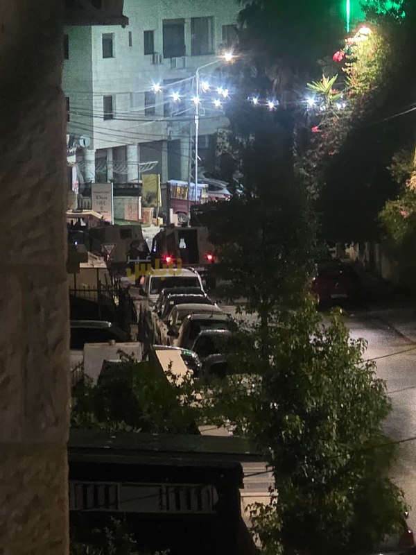 מעקב אחר המשך נוכחותם של כוחות הכיבוש הישראליים מול מסגד פורדווס בשכונת אלמכפיה ופשט על בית