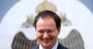 🤦‍♂️ Продолжаем пополнять ежемесячный запас культуртриггеров — самых нелепых инициатив и событий в сфере российской культуры. И вот чем запомнится прошедший март:➖ ИИ нашел «пропаганду наркотиков» в фамилии писателя Дениса Драгунского. Потому что драг это 