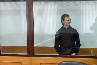 🌐 Прокуратура отрицает пытки Азата Мифтахова, число зарубежных рейсов из РФ резко упадет летом. Что еще произошло к 20:30 мск:🔹 Война с Украиной. Мирные переговоры с Украиной «находятся на паузе», но Россия надеется на их возобновление, заявил представител