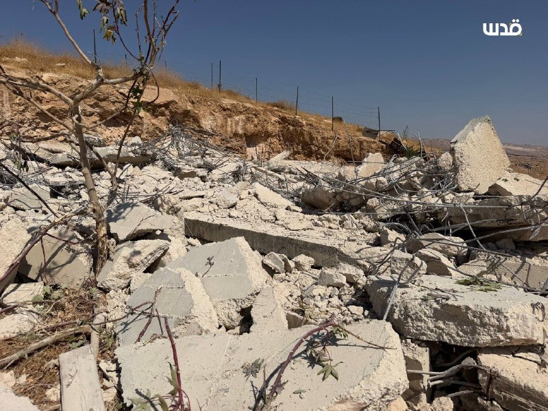 הריסות של בית שנהרס על ידי צבא הכיבוש בכפר זוווידין במדבר, דרומית לחברון.