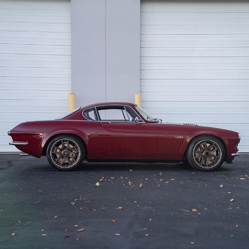 1964 Volvo P1800 restomod 6
