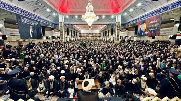 قم زیبا: 🔴📸 هم اکنون/ آغاز مراسم اربعین تدفین رهبر شهید امت در حرم مطهر حضرت فاطمه معصومه سلام الله‌علیها ✅ اخبار استان قم در کان