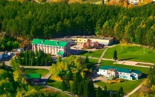 Вопросы к мэру Уфы могли появиться, предварительно, из-за махинаций с землёй санатория "Радуга" — чиновники отмежевали там участок и продали без торгов своим людям. Ранее по этому же случаю возбудили уголовное дело на генерального директора "ЕРКЦ г. Уфы" А