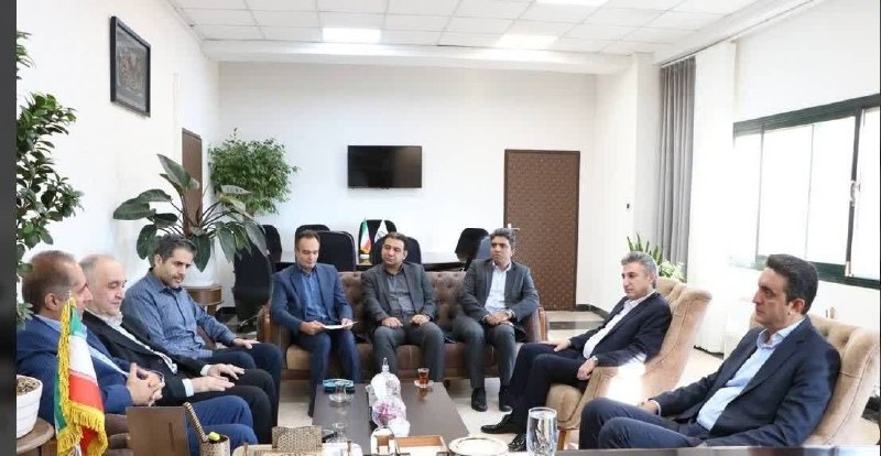 بیداری آذربایجان: جلسهای با واژگان زیبا و بدون شاخص!آقای غفاری عدالت اجتماعی چگونه و چقدر بهبود خواهد یافت 🔹️جلسه مدیران دستگاههای تابع