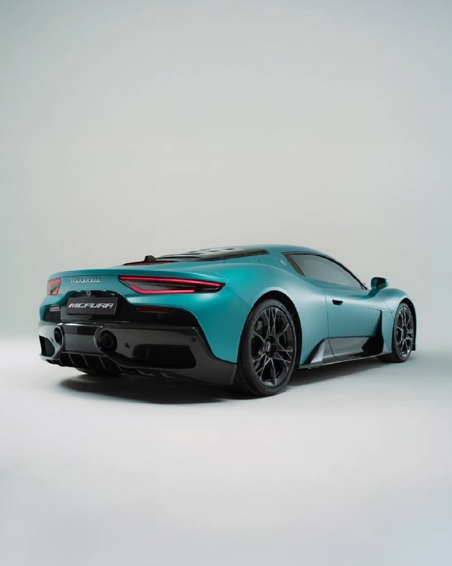 Maserati MCPura стал эволюцией модели MC20 5