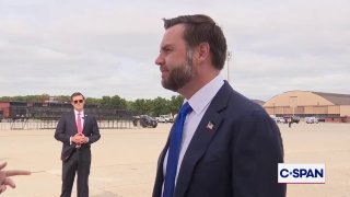 🎥 Deputy Trump: The Iranians are responsible for fuel prices in America