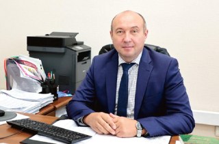 ⚡️Убегавшего от фермерши главу новосибирского Минсельхоза отправили в отставку — из-за «накопившихся претензий» В Новосибирске уволили замглавы областного правительства, ответственного за агрокомплекс Андрея Шинделова. Ранее этот чиновник «прославился» в и