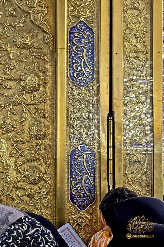 خبرگزاری ایرنا: بگشای صفحهای دگر از دفتر جمالبیتی فزون بر این غزل ناتمام کن...📸 تصویری از غزل رهبر شهید انقلاب در نجوا با حضرت علی بن م