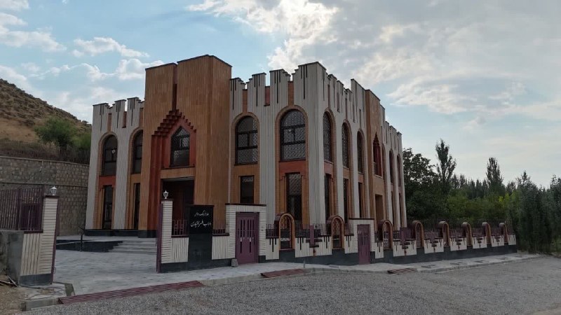 بروجن سلام: 🔹نخستین یادمان مفاخر استان به نام «داراب افسر» افتتاح شد🔹خانه فرهنگ و هنر داراب افسر بختیاری به‌عنوان نخستین یادمان مفاخ