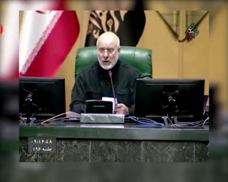 🎦 יו"ר הפרלמנט בהסבר על הפגישה האחרונה עם המנהיג העליון של המהפכה: מנהיג המהפכה היה מודאג ממעמדם של מוצרים…