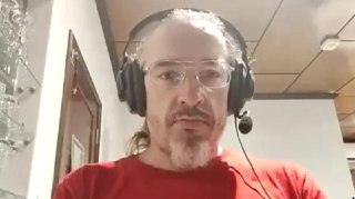 ⚡️Демограф Ракша нашелся на даче. Сегодня полиция собиралась взламывать дверь в его московскую квартируНезависимый демограф Алексей Ракша, о пропаже которого СМИ писали утром 23 февраля, жив и находится на свободе — об этом сообщили правозащитый проект «Пе