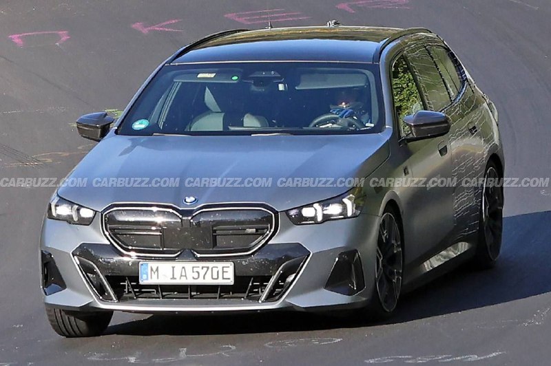 BMW готовит к премьере обещанную электричку i5 Touring