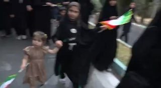🎦 בבית הספר של Hossein (AS); מהכיתה לדרך החיים