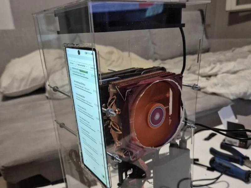 ترنجی: یک گوشی Nubia Z70 Ultra با دو خنککننده دسکتاپ به کامپیوتر لینوکسی با قابلیت اجرای بازی Witcher 3 تبدیل شد🔥 @toranji1️⃣