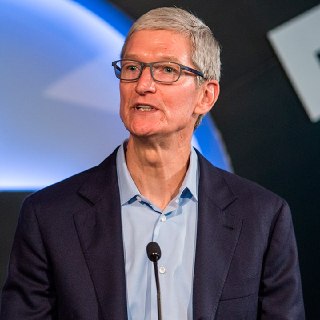 Тим Кук покидает пост СЕО Apple с 1 сентября 2026 года. Его место с большой вероятностью займёт Джон Тернус — главный инженер по аппаратному обеспечению, который отвечает за разработку iPhone, iPad и Mac.Кук руководил Apple с 24 августа 2011-го после смерт