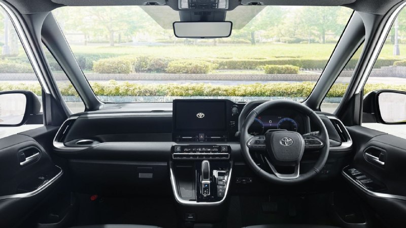 Toyota обновила минивэны Noah и Voxy 6