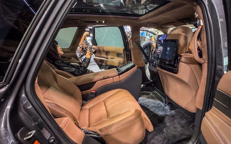 В рамках Токийского автосалона состоялся публичный дебют Toyota Century SUV 3