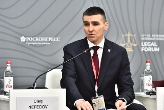 Главой коллегии по гражданским делам Верховного суда может стать Олег Нефедов. Он запретил «движение ЛГБТ» и признал ФБК «террористами»Высшая квалификационная коллегия судей рассмотрит кандидатуру Олега Нефедова на пост председателя коллегии по гражданским