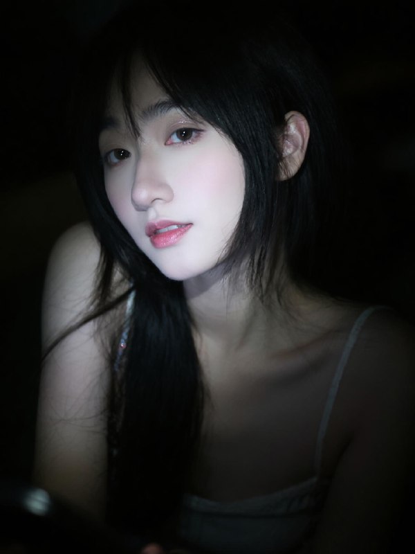 玩ai上瘾..有些照片真是像到连本人都恍惚的程度玩ai上瘾..有些照片真是像到连本人都恍惚的程度