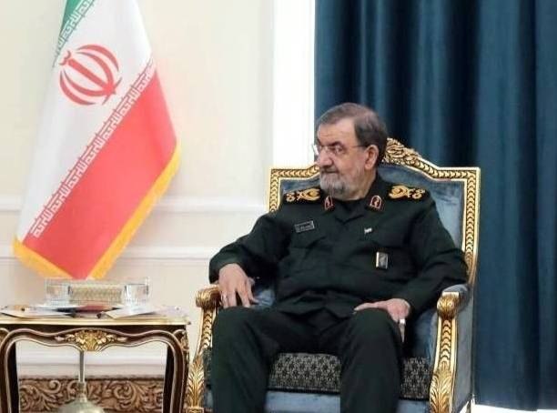 روزنامه ایران: ⭕️ سرلشکر محسن رضایی: ایران ۸۰ میلیون بشکه نفت در دوره آتش‌بس صادر کرد🔹دبیر شورای عالی امنیت ملی، در گفت‌وگو با شبکه الم