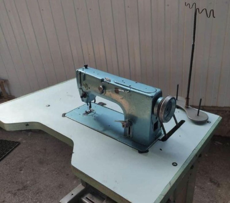 Промышленная швейная машина — фото 1