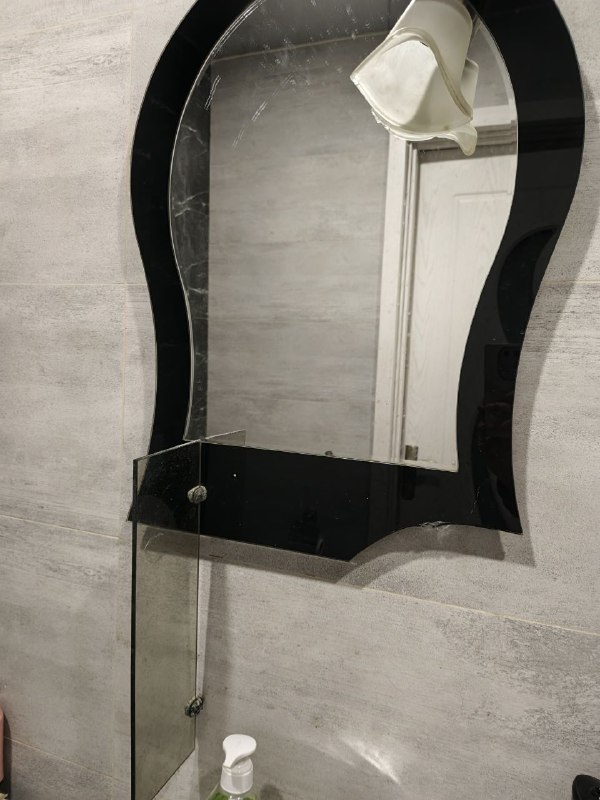 Может у кого то будет небольшое зеркало для ванной ? Сломалась часть где полка . Может ненужная есть — фото 1