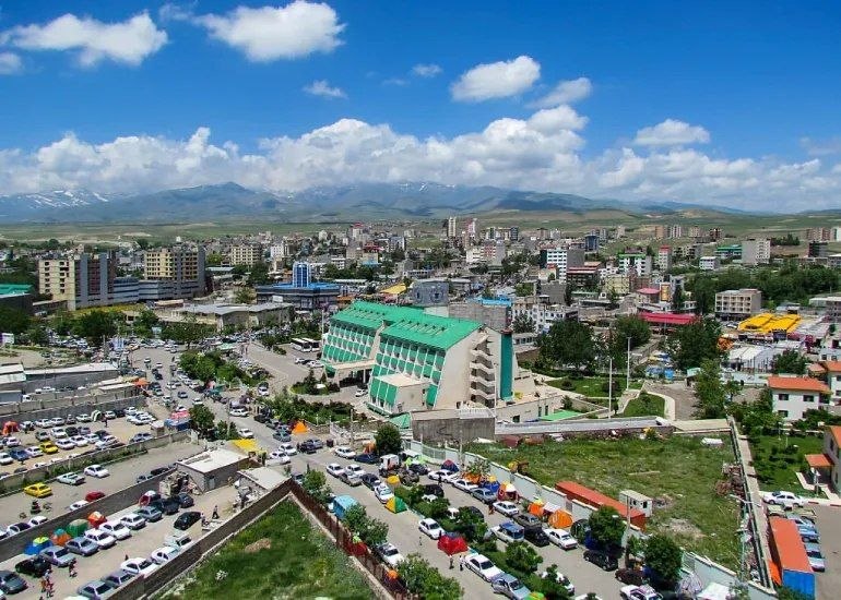 بدون تعارف، اردبیل مغان: 🔴 درگفتگو با چمدان خبر/بازرس جامعه هتلداران کشور: مردم مراقب رزروهای جعلی هتل و بلیت در فضای مجازی باشند!🔹 بازرس جامعه ه