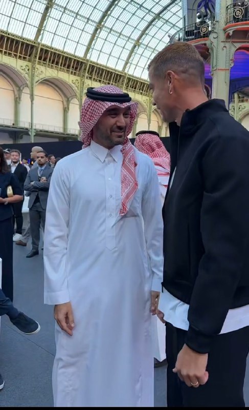 RONALDO IR: اسطوره کریستیانو توی پاریس❤️🔥اسطوره کریستیانو توی پاریس❤️🔥