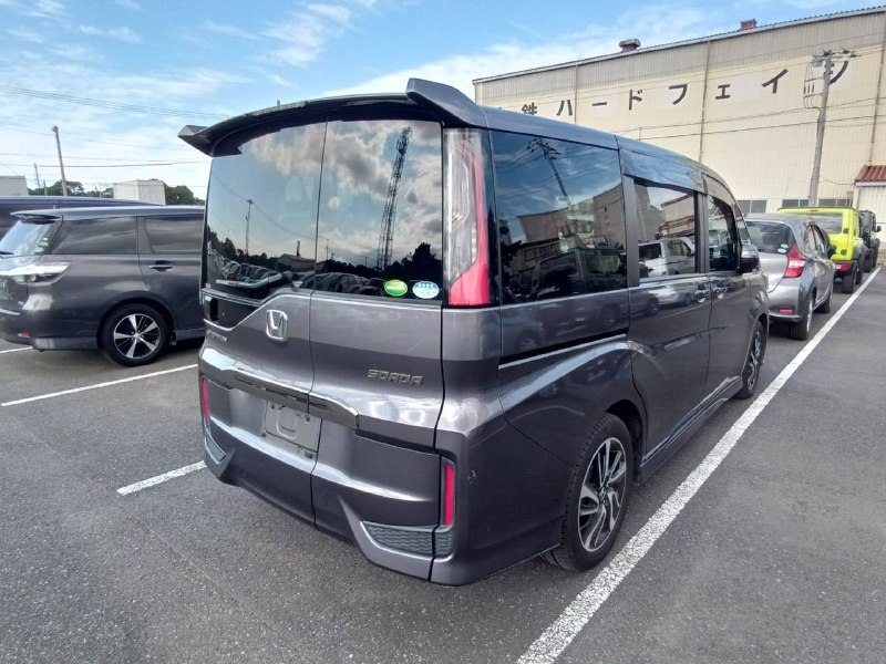 Honda Stepwgn 2017 фото 4