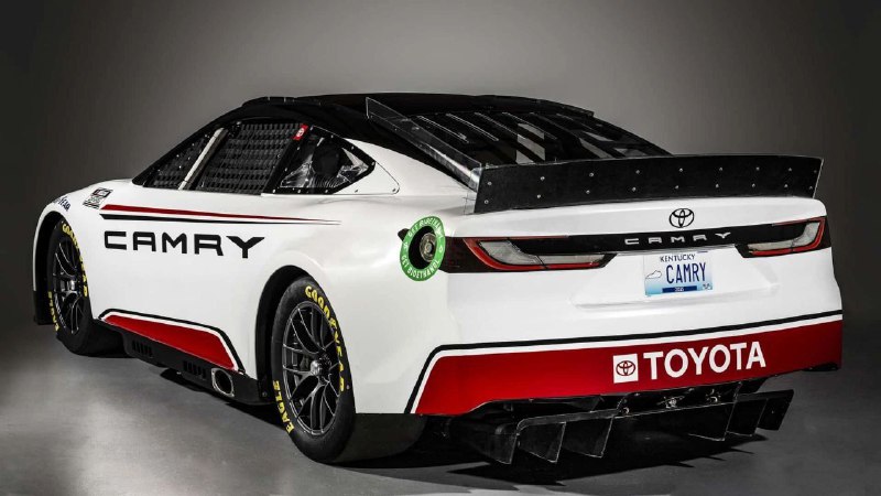 Toyota представила претендента на кубок NASCAR 2024 года 4