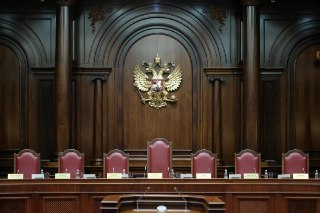 Студентам-юристам позволят работать в судах из-за нехватки кадровПравительственная комиссия поддержала законопроект Верховного суда, который разрешит нанимать в аппараты судов студентов юридических вузов, освоивших не менее половины программы. На работу та