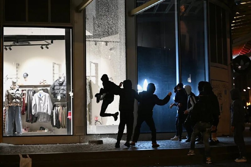 The unrest in France also spread to football; The Marseille club store was looted