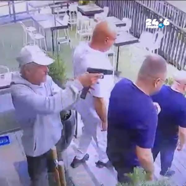 🇮🇱 תעלומה סביב חיסול ראש המאפיה הקווקזית: האם היורה התחפש במסכה? למרות שבתיעוד נראה כי פניו של המתנקש גלו…