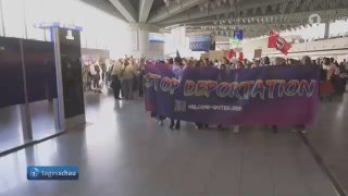 הפגנות המוניות נגד הגירושים התקיימו בשדות התעופה בגרמניה לפי DPA, הפגנות התקיימו ב-24 באוקטובר בלייפציג, פר…