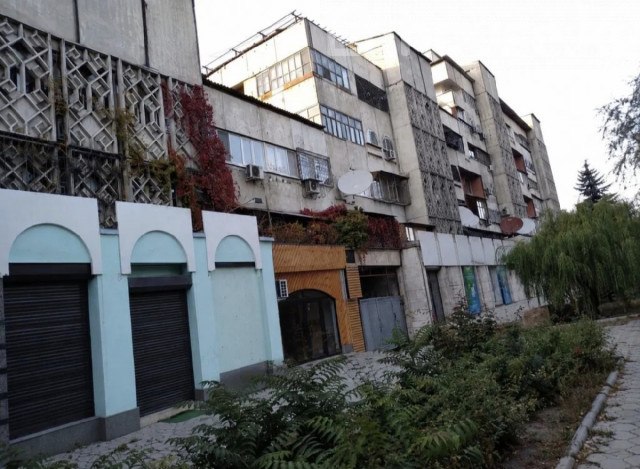 Продажа, квартира, 2-комн., 85 м2Адрес: Бишкек, ЦУМ, ибраимова, 108 / чуйЦена: $103 000 (9 021 770 сом)Тип предложения: от собственникаСерия: индивид. планировкаДом: кирпичныйЭтаж: 2 этаж из 7Площадь: