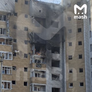 Один человек погиб после ночной атаки ВСУ на Чебоксары, ещё десять пострадали. Число жертв может увеличиться.В окно квартиры на улице Строителей влетел дрон, начался пожар, прибывшие медики не смогли спасти жителя дома. По предварительным данным, украински