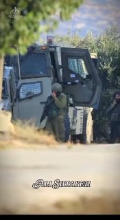 ממקום הריגתו של הצעיר, עבדול כרים סולימאן, לאחר שביתו נצור, ממוקד בפגזי "אנרגה", וחלקים ממנו נהרסו בעיירה ע…