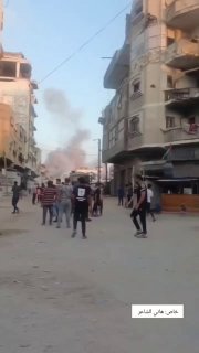 הרגע שבו מטוסי הכיבוש מפציצים את בתי משפחת אל-מסרי בג'ורת אל-לוט, מזרחית לחאן יונס, מדרום לרצועת עזה.