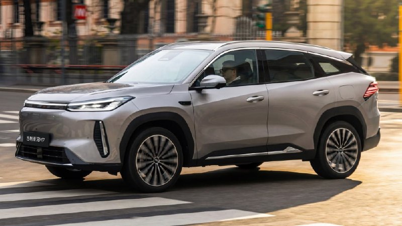 Geely провела премьеру нового Galaxy M7 6