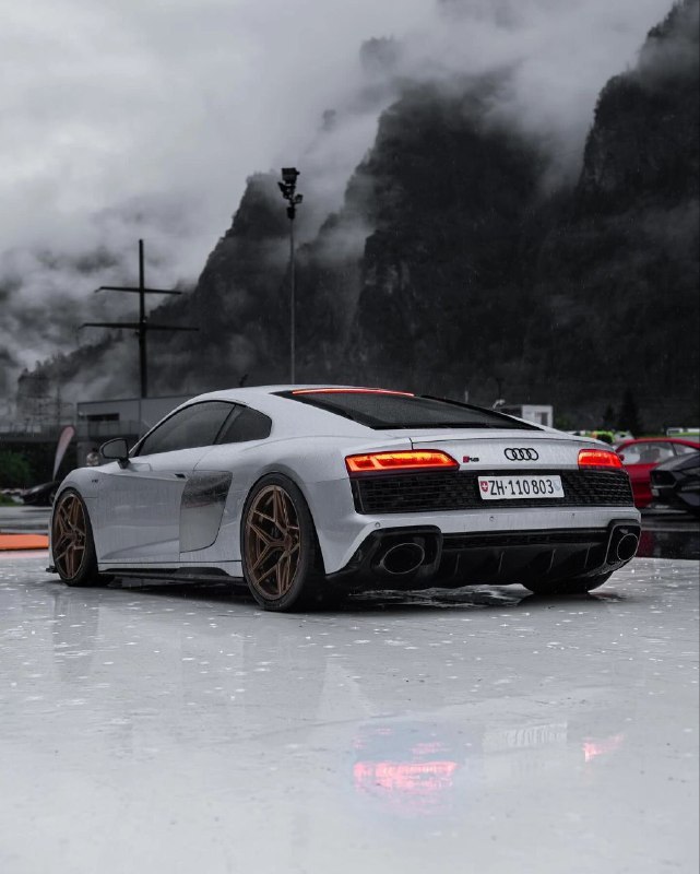 Audi R8 4