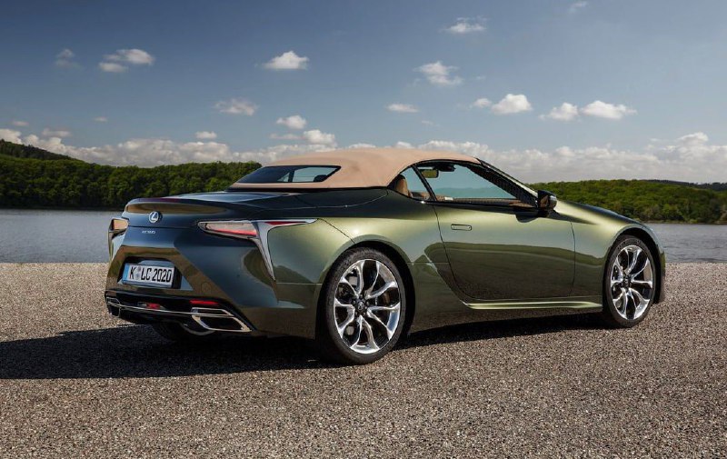 Lexus прощается с купе и кабриолетом LC 1
