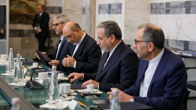 Iranjib | ایران جیب: 🔖 واشنگتن و تهران بر سر آتش‌بس توافق کردند؟ خبرگزاری روسی ریانووستی به نقل از منابع آگاه در ایران و پاکستان مدعی شده است