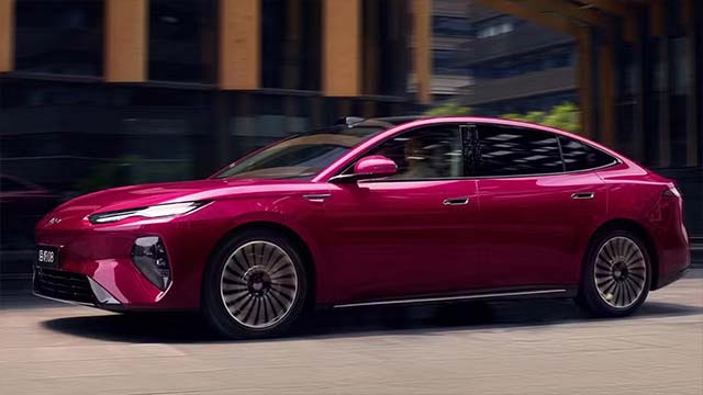 🚗💡 BYD запустила новый умный седан – Seal 08Сегодня на фоне дождливого вторник